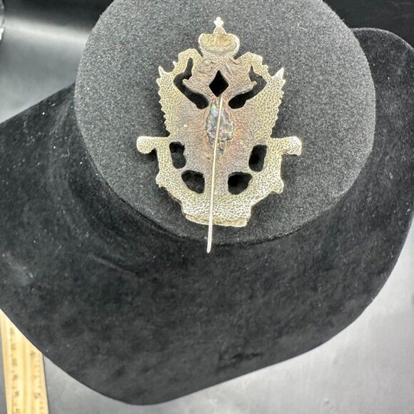 Vintage Ponnia Tuscan Insignia Badge Side style Beret uniform pin Memorabilia - Picture 2 of 11